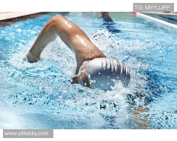 游泳训练技巧全解析：从基础动作到提高耐力的全面指南